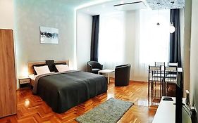 Unique Town Apartment. Clear Comfort.
